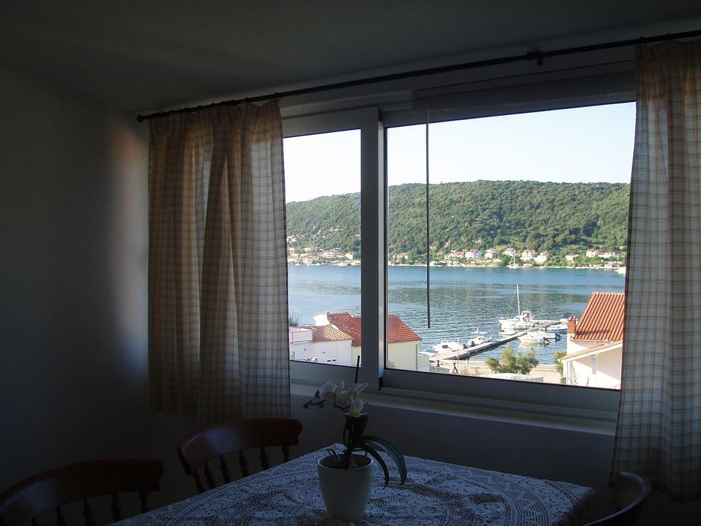 Guesthouse Tariba Supetarska Draga Zimmer foto