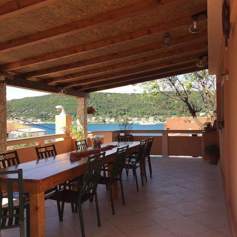 Guesthouse Tariba Supetarska Draga Exterior foto
